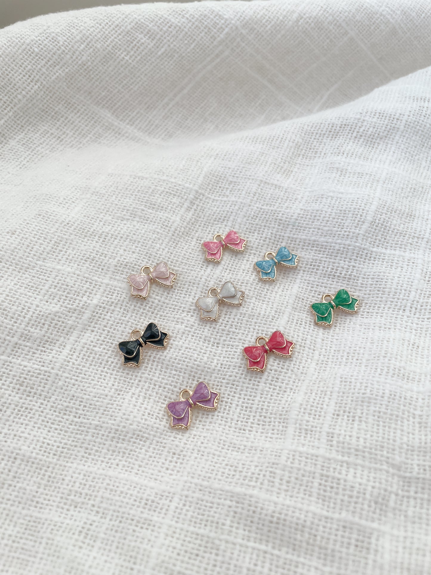 Bow charm