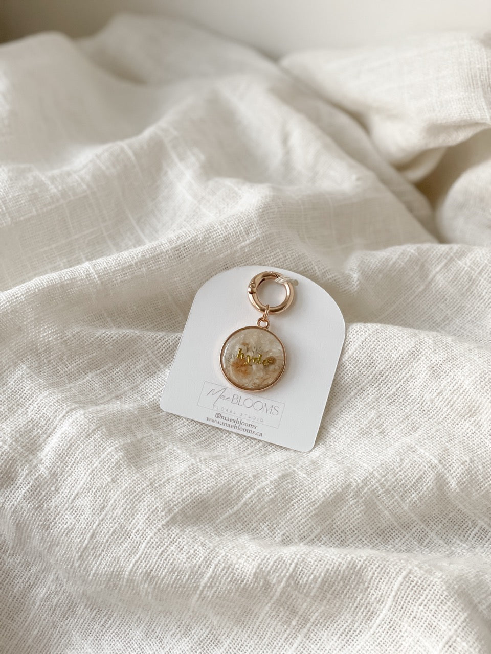 Circle Pendant Floral Tag